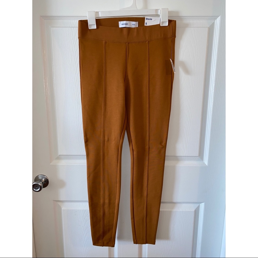 cropped knit high waist pull on pant - NEVER WORN